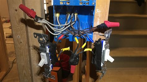 wiring multiple outlets in one box 